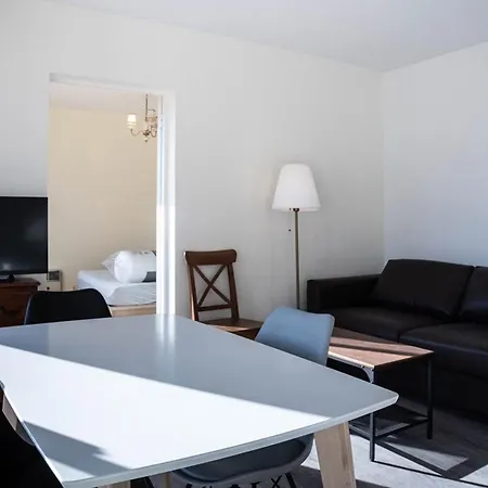 Le Lavandou: Appt T2 + Cabine, 250m Plage, Animaux Admis, Parking, Climatisation, 4-5 Pers. - Fr-1-803-18 * לה לבאנדו