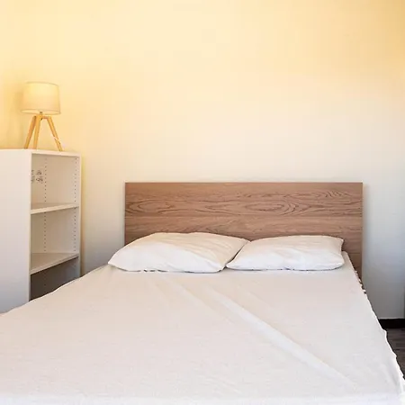 Appartement T2 + Cabine, Parking, Clim, 250m De La - Fr-1-803-18